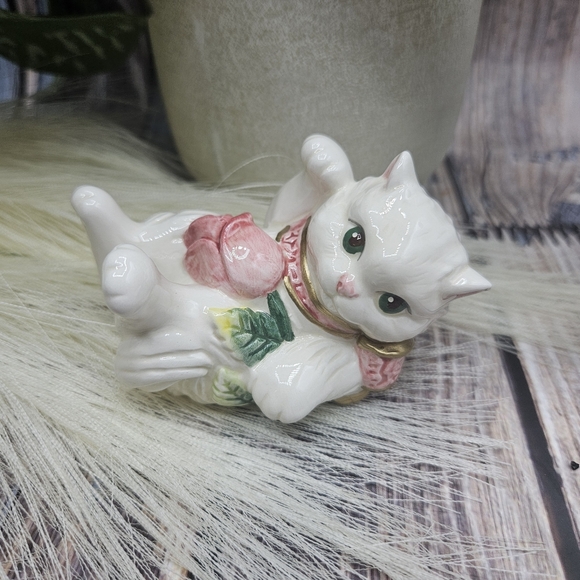 Fitz and Floyd Other - Vintage white 90's Fitz and Floyd Kitten cat pink rose bow Figurine Ceramic Hand